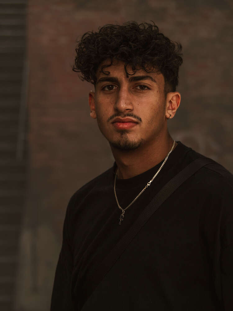 Mücahit Khan Karahasan (Mücahit Khan Karahasan)