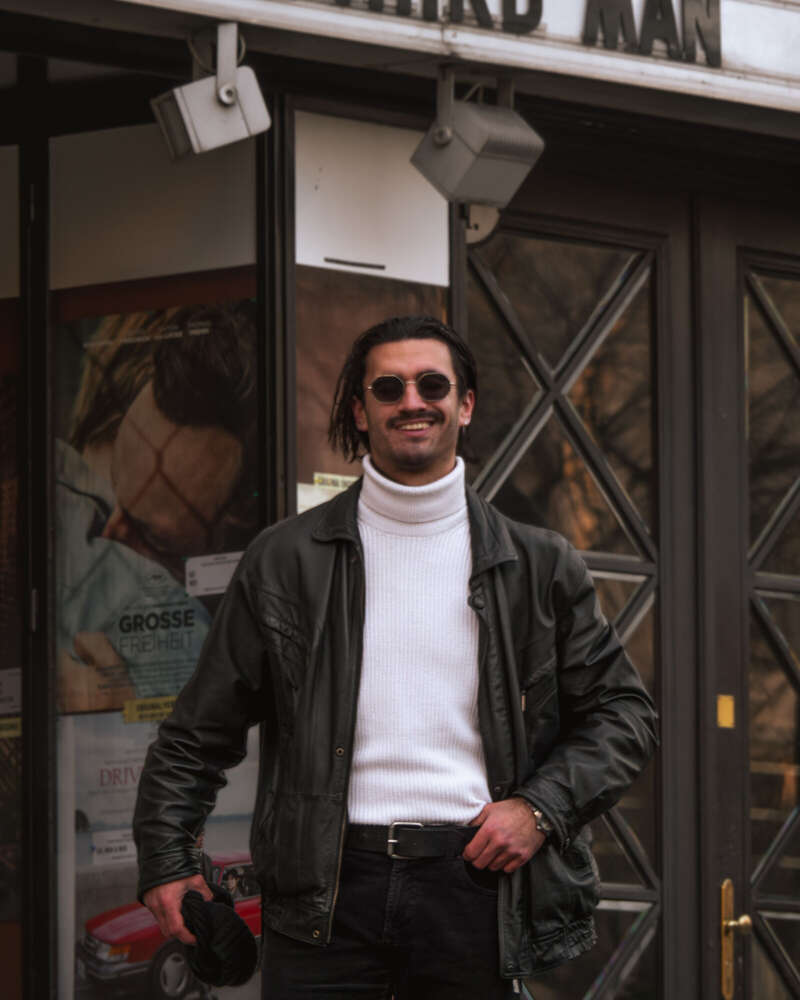 Mücahit Khan Karahasan (Mücahit Khan Karahasan)