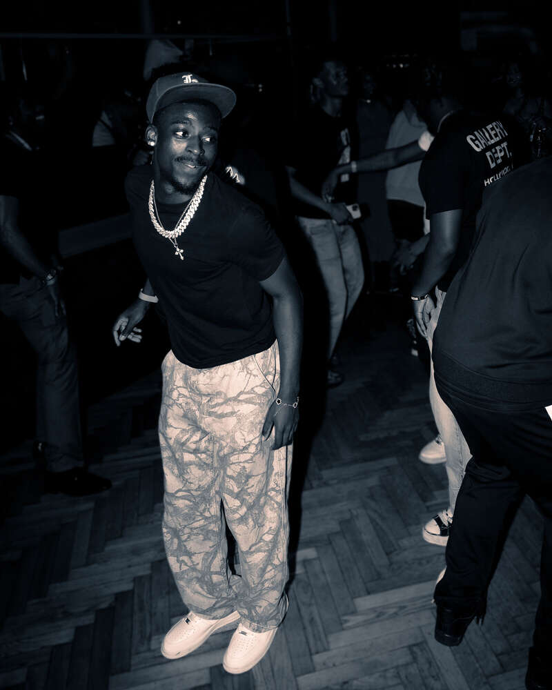 Mücahit Khan Karahasan (Mücahit Khan Karahasan)