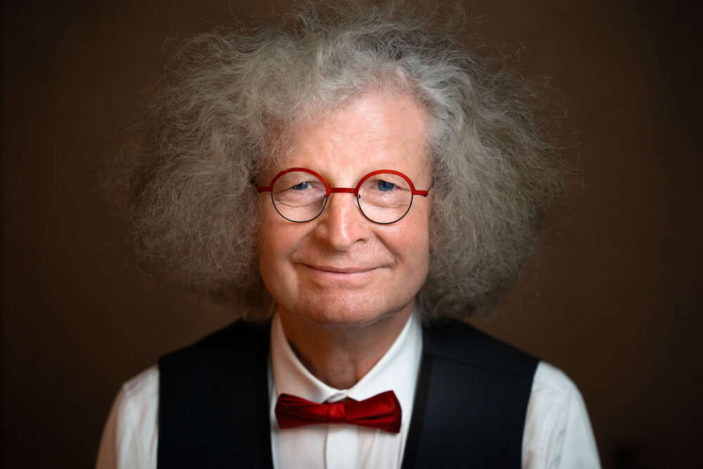 PORTRAITS mit RALF HIEMISCH im JETZT & HIER Studio (PORTRAITS mit RALF HIEMISCH im JETZT & HIER Studio)