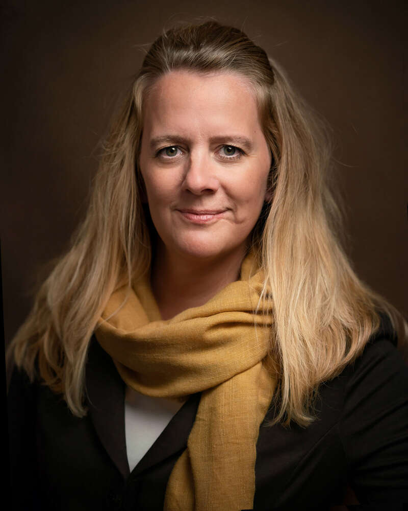 PORTRAITS mit RALF HIEMISCH im JETZT & HIER Studio (PORTRAITS mit RALF HIEMISCH im JETZT & HIER Studio)