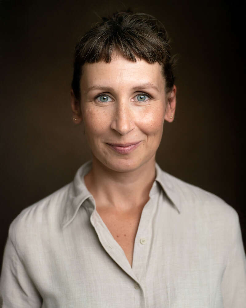 PORTRAITS mit RALF HIEMISCH im JETZT & HIER Studio (PORTRAITS mit RALF HIEMISCH im JETZT & HIER Studio)