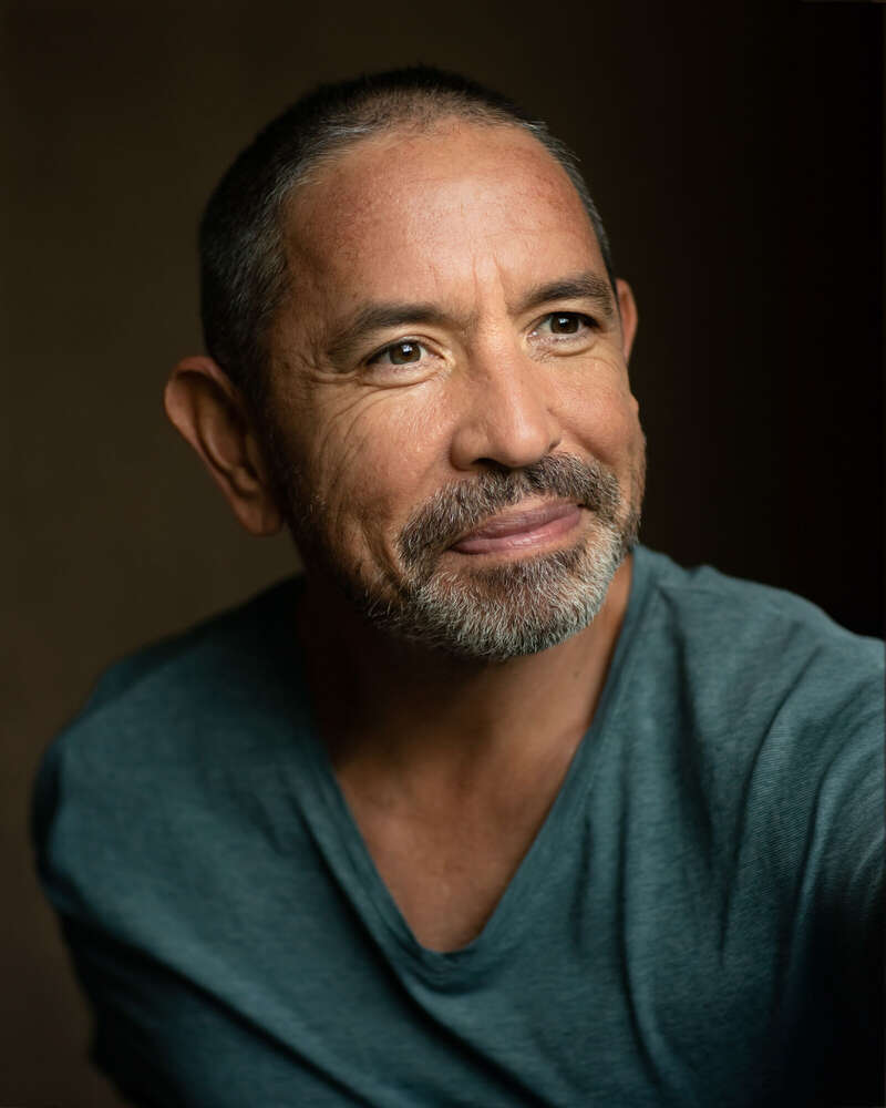 PORTRAITS mit RALF HIEMISCH im JETZT & HIER Studio (PORTRAITS mit RALF HIEMISCH im JETZT & HIER Studio)