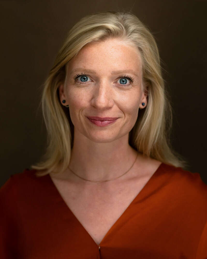 PORTRAITS mit RALF HIEMISCH im JETZT & HIER Studio (PORTRAITS mit RALF HIEMISCH im JETZT & HIER Studio)