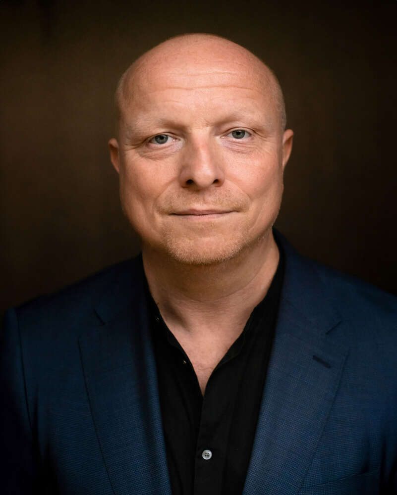 PORTRAITS mit RALF HIEMISCH im JETZT & HIER Studio (PORTRAITS mit RALF HIEMISCH im JETZT & HIER Studio)