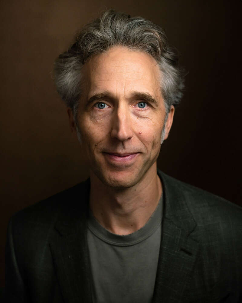 PORTRAITS mit RALF HIEMISCH im JETZT & HIER Studio (PORTRAITS mit RALF HIEMISCH im JETZT & HIER Studio)