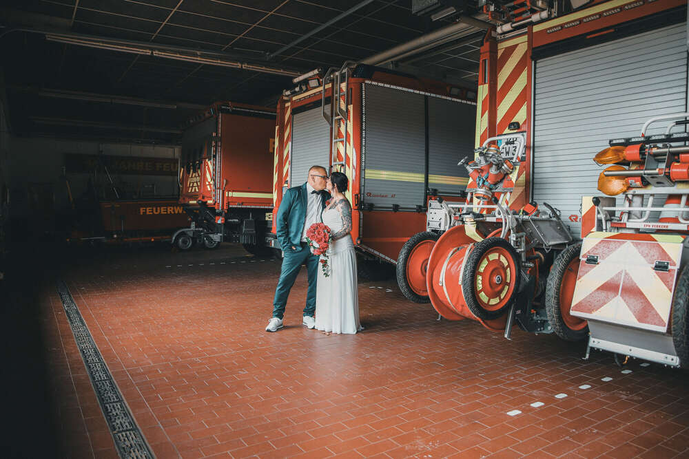 Hochzeitsfoto bei der Feuerwehr Altrip (FOKUSNAH)