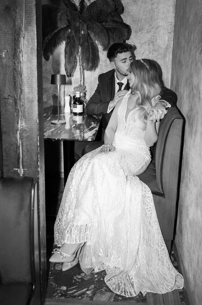 Eure Fotoreportage soll ganz viele solcher Momente beinhalten (Madly in Love Wedding)