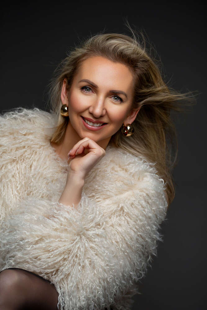 portrait Studio Frauenshooting Frauenportrait Fotograf Nördlingen Beauty Shooting (Irina Ponyatov Fotografie)