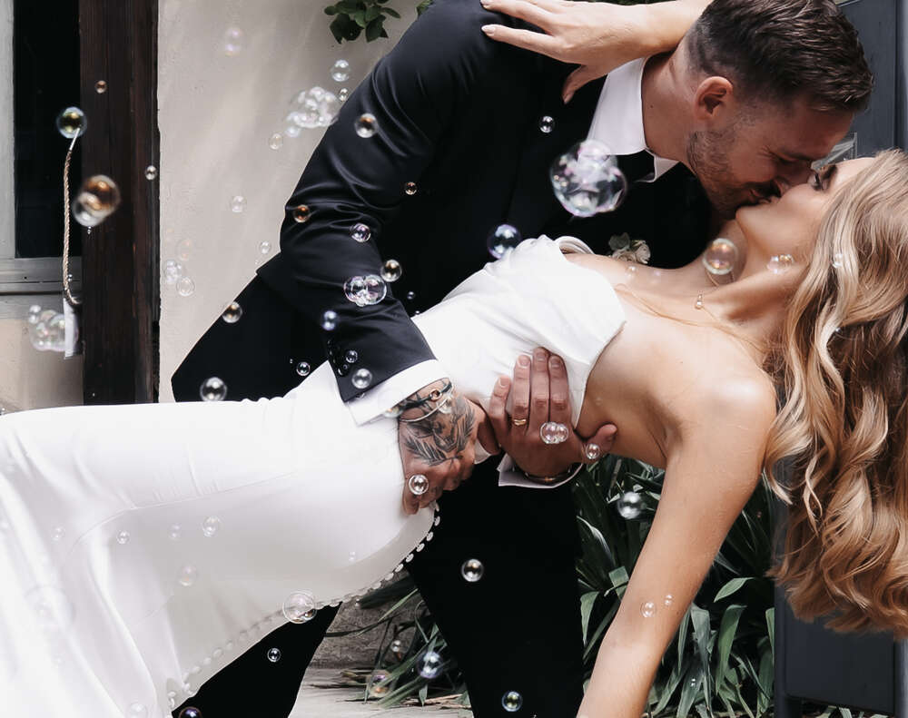 Anika Lowry Photography (Anika Lowry Photography)