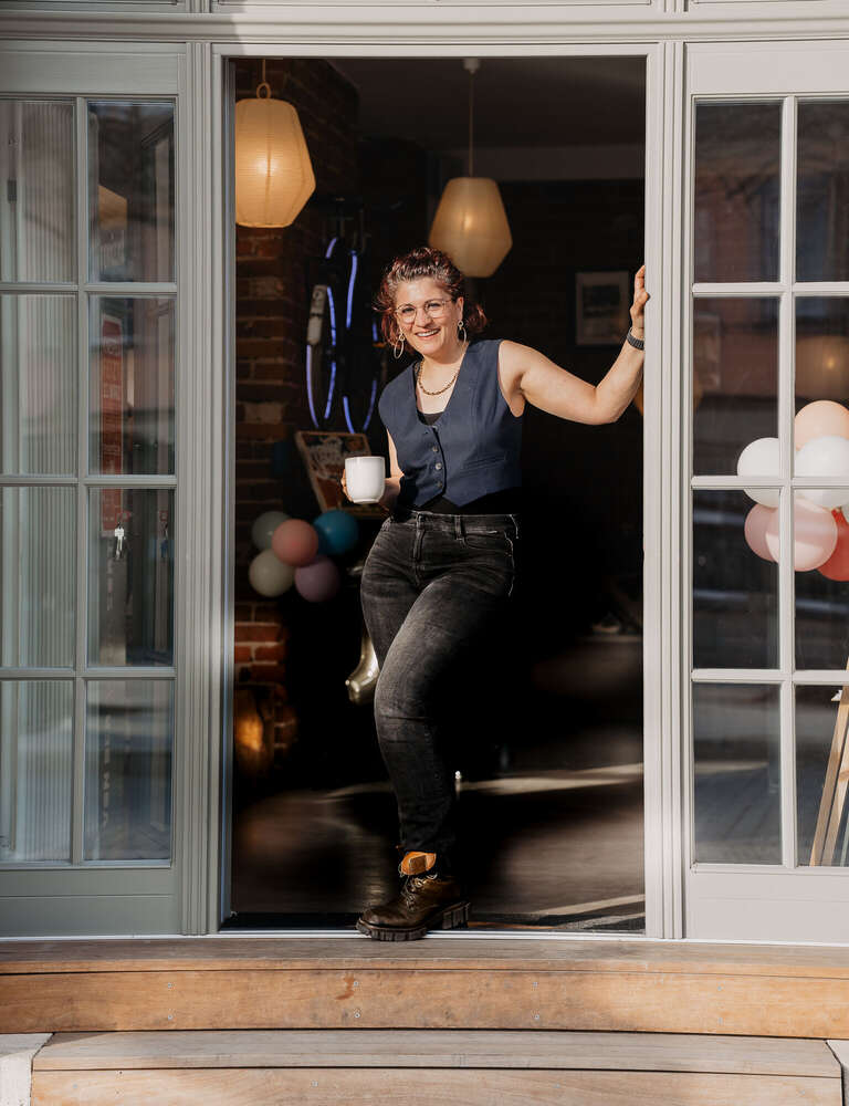 Anika Lowry Photography (Anika Lowry Photography)