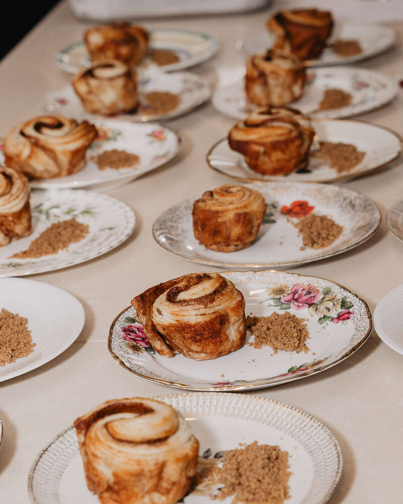 Anika Lowry Photography (Anika Lowry Photography)