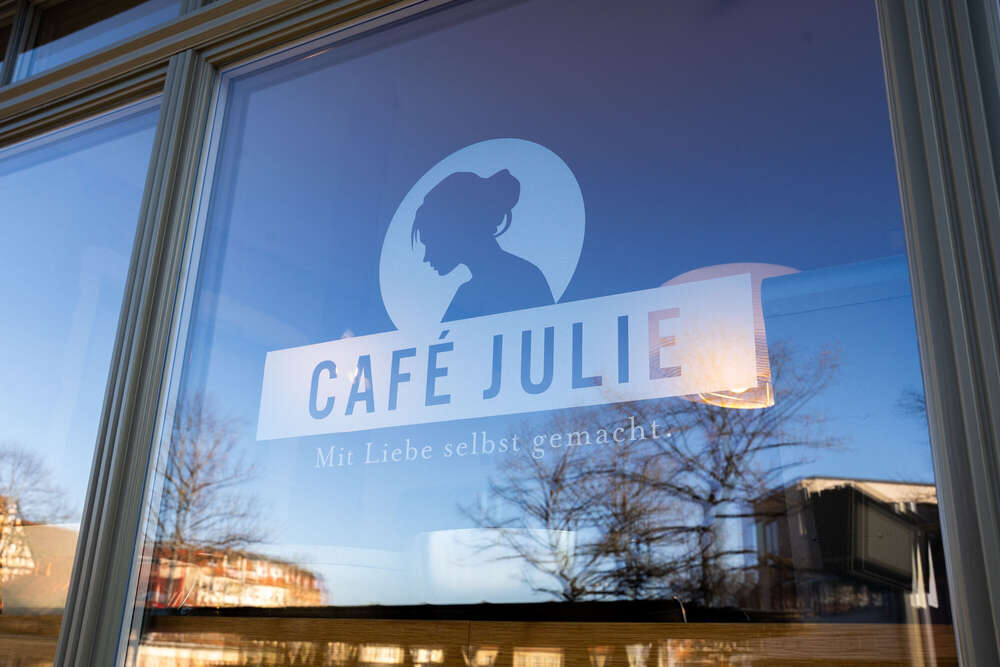 Anika Lowry Photography (Anika Lowry Photography)