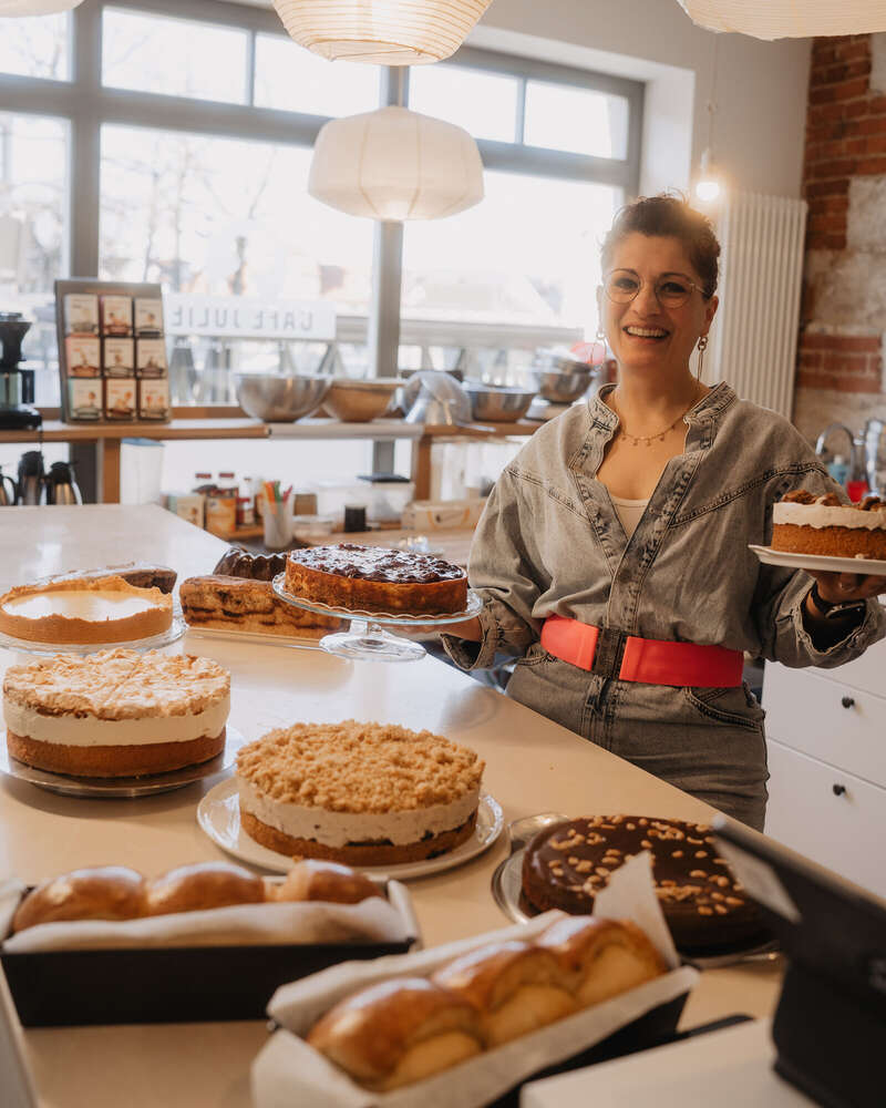 Anika Lowry Photography (Anika Lowry Photography)