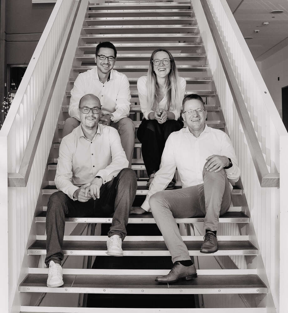 Anika Lowry Photography (Anika Lowry Photography)