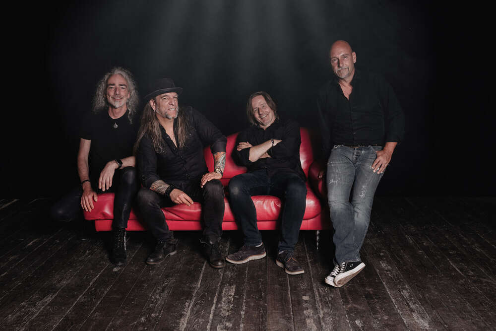 Anika Lowry Photography (Anika Lowry Photography)