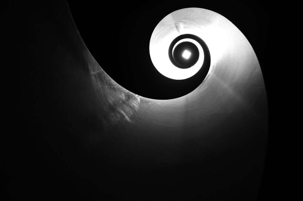 Wendeltreppe von unten in SchwarzWeiß (Tungsten - Fotografie seit 1983)