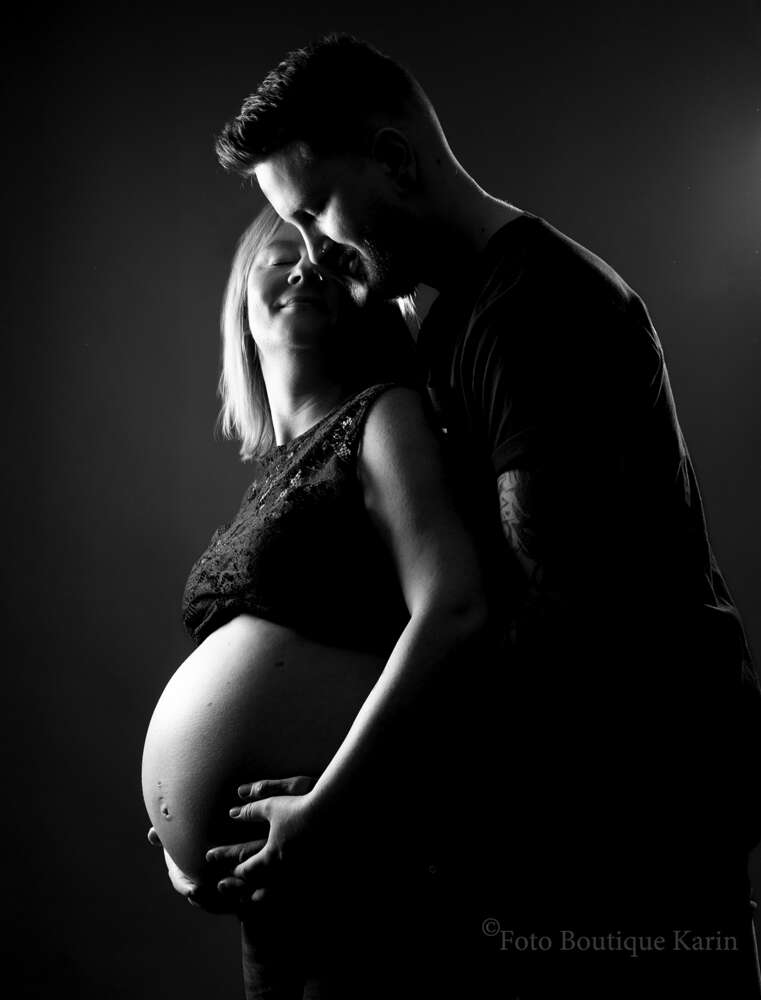 Klassische Schwangerenfotos (Foto Boutique Karin)
