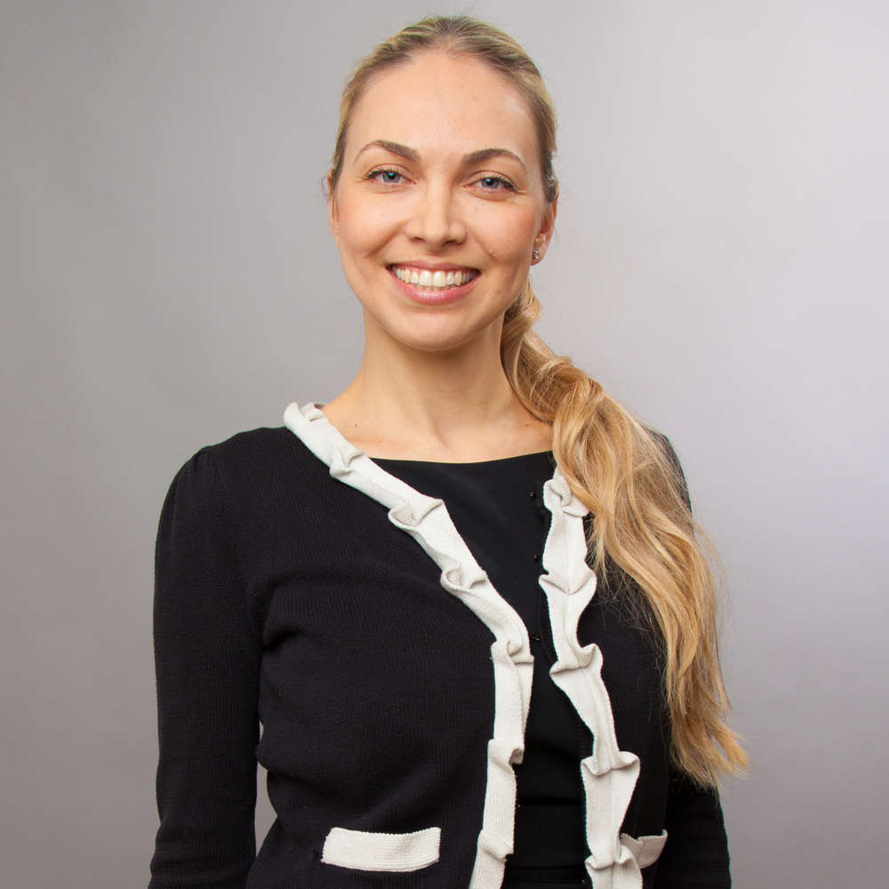 Kateryna  (HelenNicolai BusinessPortraits)