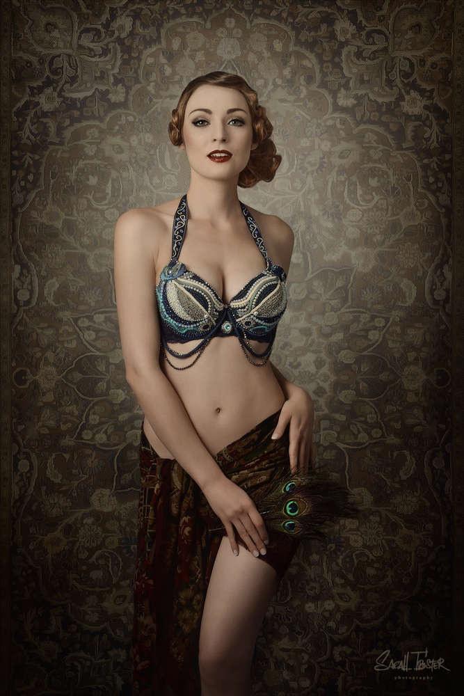 the rug really ties the room together (Sarah Troester photography)