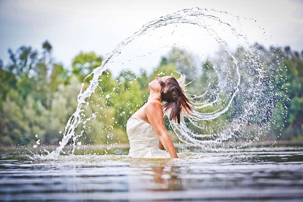 Trash-the-dress mit Dani (Ingo Dumreicher Fotografie)