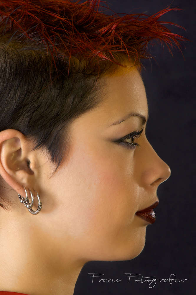 Young girl portrait (Franz Fotografer Studio)