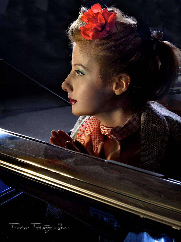 Young girl portrait (Franz Fotografer Studio)