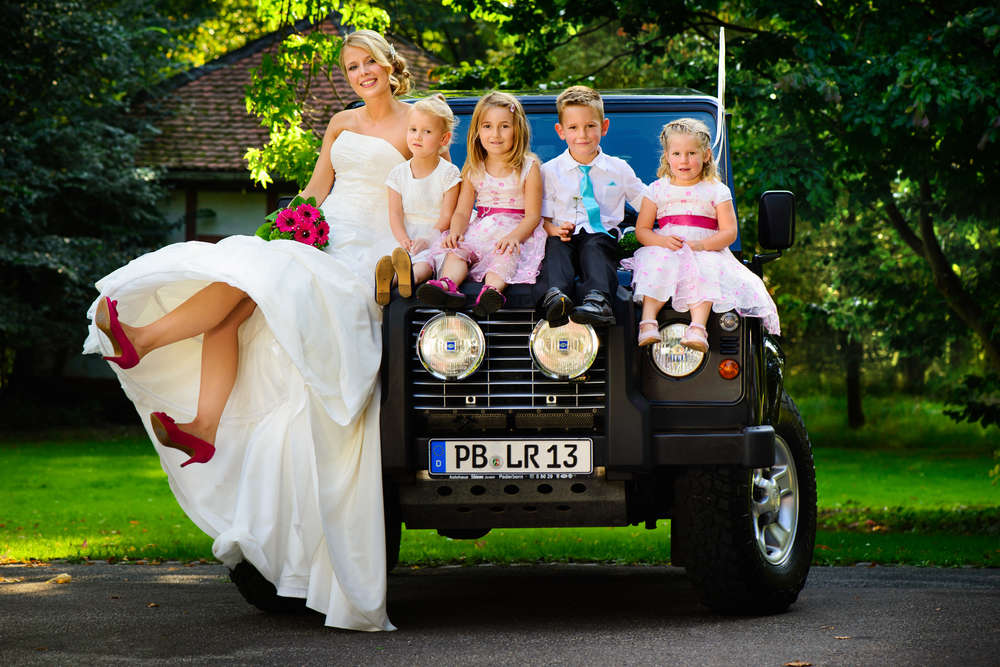 Braut mit Kindern (Fotografie-Link)