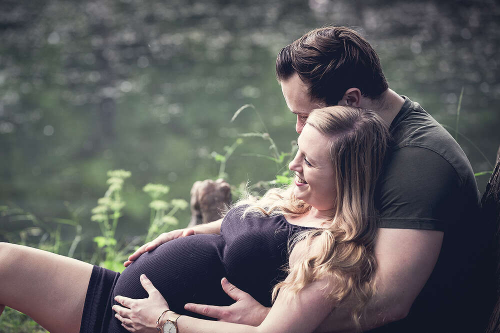 Babybauch shooting outdoor (Ana Martinez Fotograf)