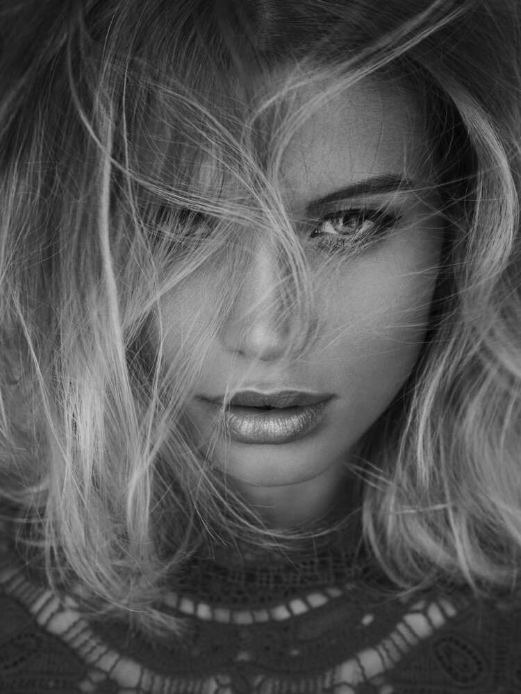 VALENTIN ZWICK PHOTOGRAPHY (VALENTIN ZWICK PHOTOGRAPHY)