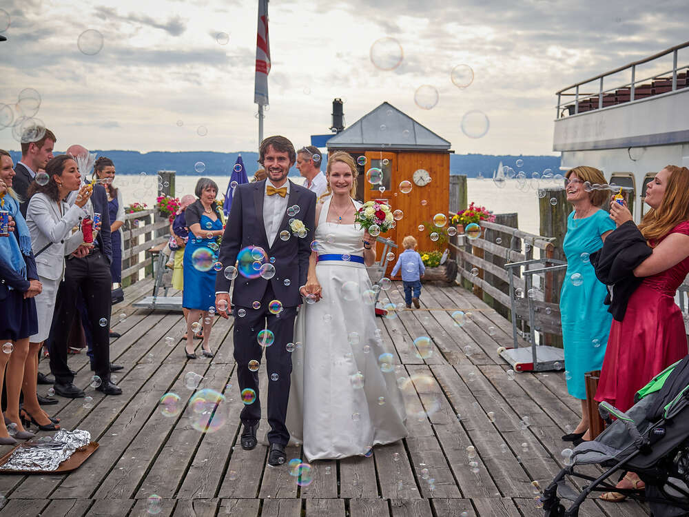 Brautpaar in Herrsching am Ammersee (Martin Retzlaff)