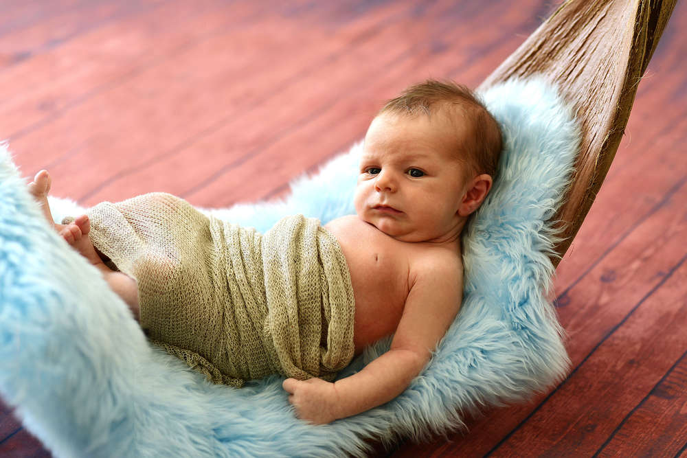 Baby in Schale (EE fotografie)