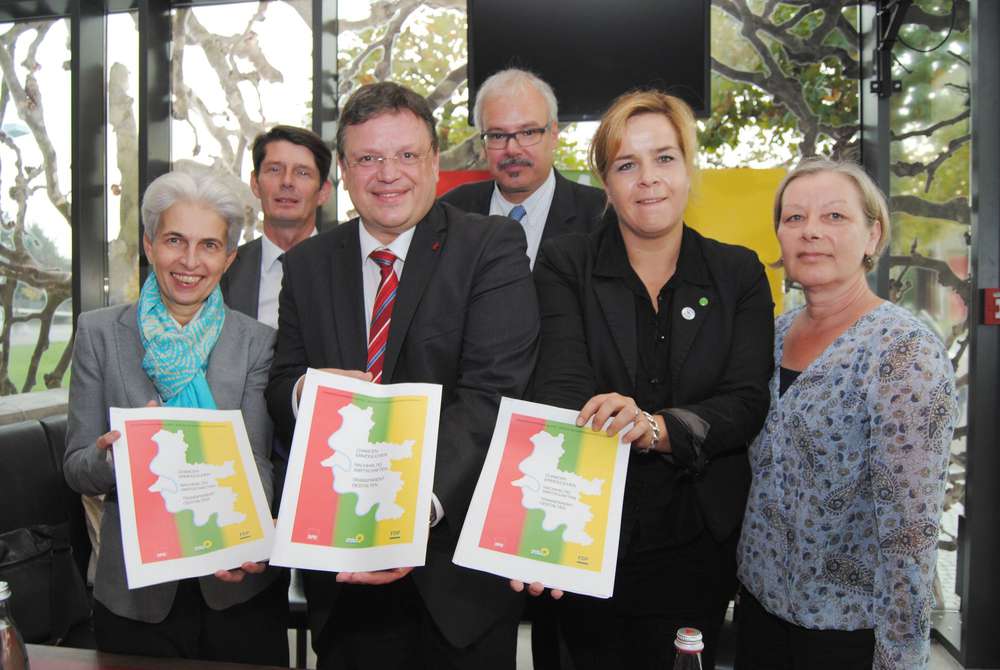 SPD-FDP-Grüne beim Koaltionsvertrag (foto stephan henn)