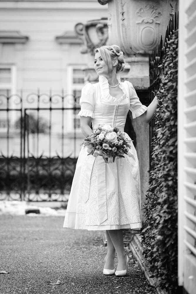 Hochzeitsportrait im Mirabellgarten (Christian Streili Photography)