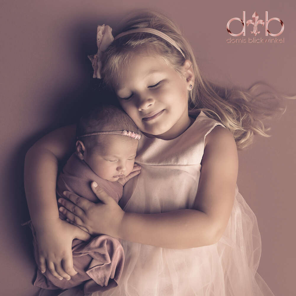 Neugeboren - Baby & Schwester (Domis Blickwinkel)