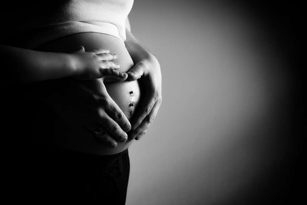 Babybauch mit Geschwisterkind (FotoSINNfonie)