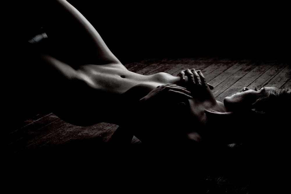 Aktfotografie schwarz-weiß (Aktfotografie & Boudoir Kristian Liebrand - Fotost)