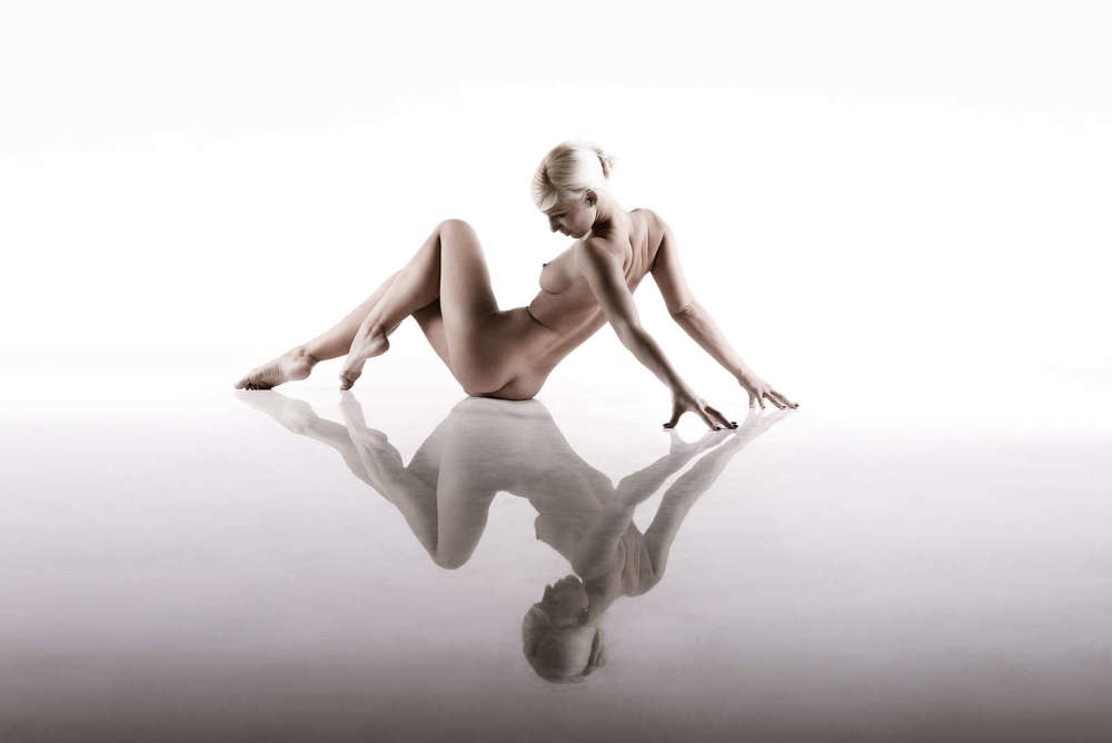 Akt mit Spiegelung (Aktfotografie & Boudoir Kristian Liebrand - Fotost)