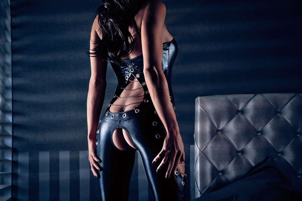 Dessousshooting Aktshooting Lack und Leder (Aktfotografie & Boudoir Kristian Liebrand - Fotost)