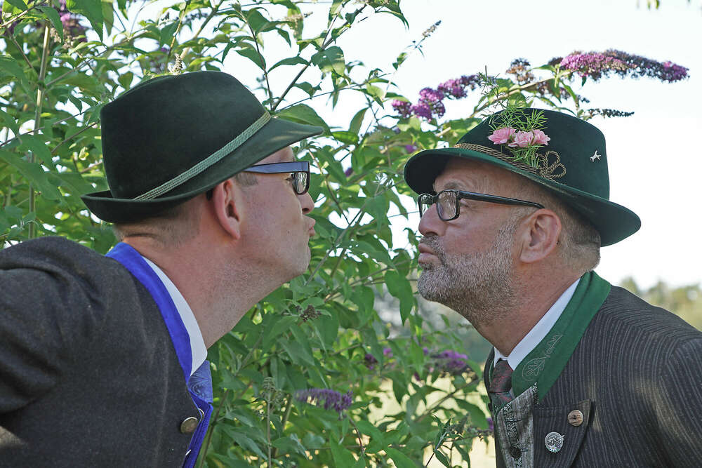 Glück in Tracht 1 (Fotostudio Ernst)