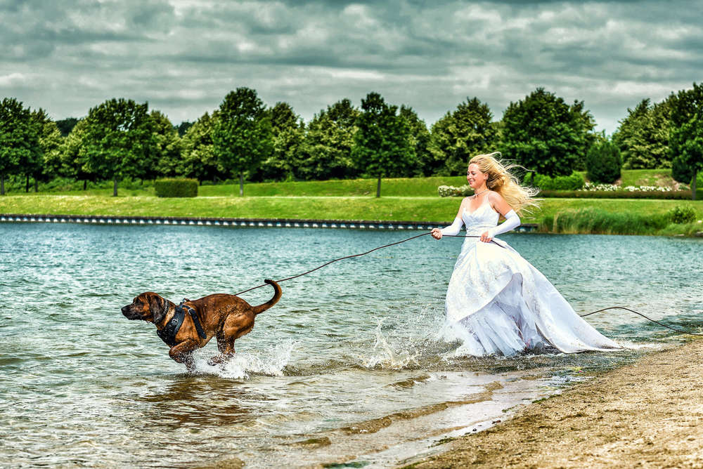 Trash the wedding dress (Christian Knospe Fotografie)