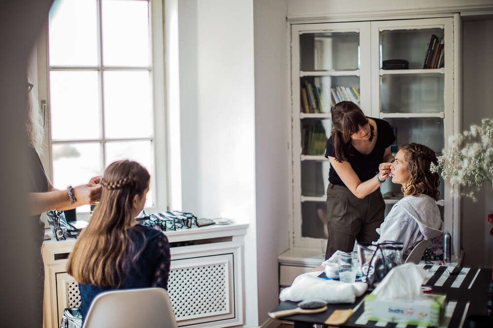 Getting Ready Frauenhochzeit dorinamilas.de (Fotografie & Hochzeitsfotografie Köln)