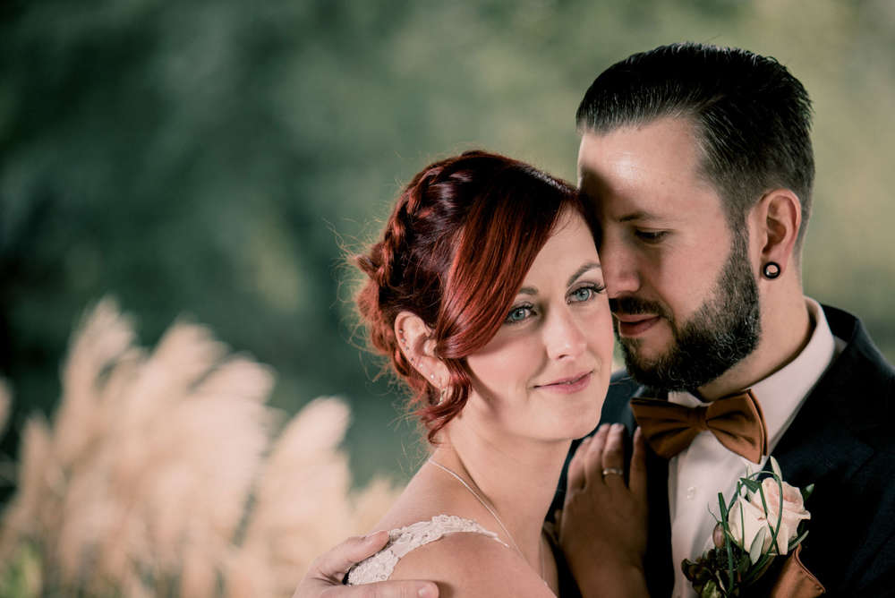 Brautpaar für sich (Foto Thimm)