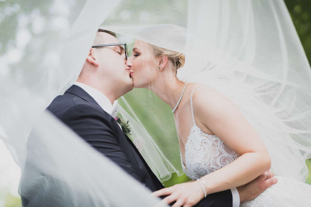 Team Schnurrbart Wedding Photo & Film (Team Schnurrbart Wedding Photo & Film)