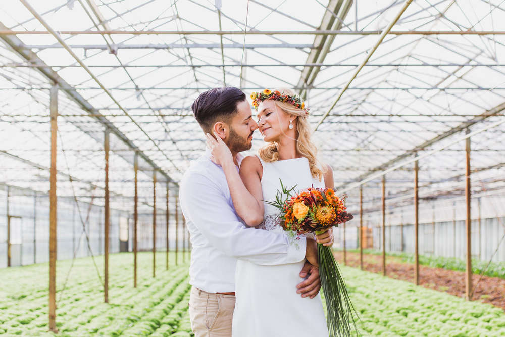 Brautpaar im Gewächshaus in Hamburg (Deniz-Fotografie)