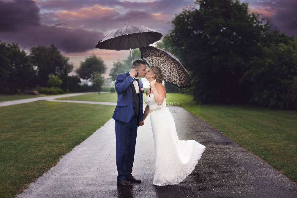 Regenhochzeit (Elbwunder Neugeborenen-Fotografie)