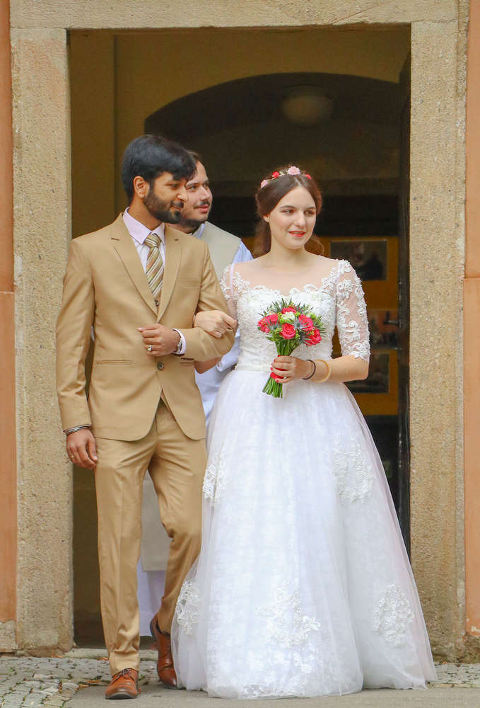 Braut Auszug Kirche (www.studio-one.fotograf.de)