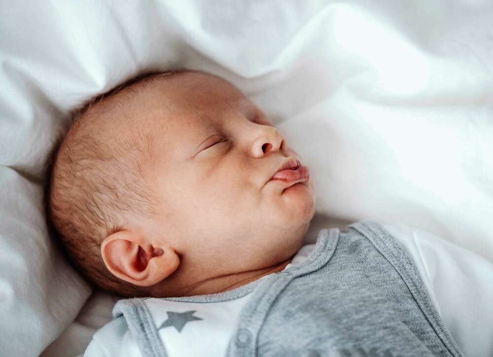 Newborn (Portrait Salon Fotostudio Meisterbetrieb)