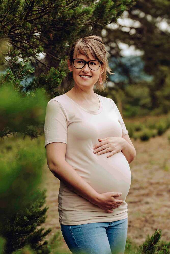 Babybauch (Portrait Salon Fotostudio Meisterbetrieb)