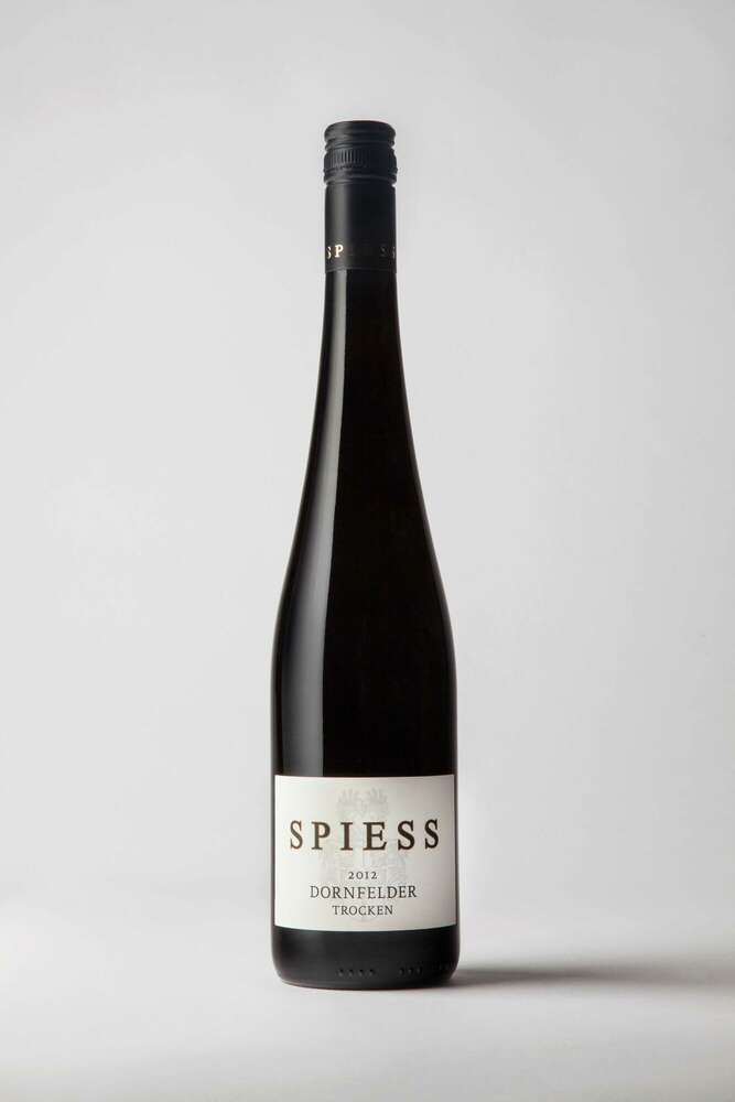 Weinflasche (Portrait Salon Fotostudio Meisterbetrieb)